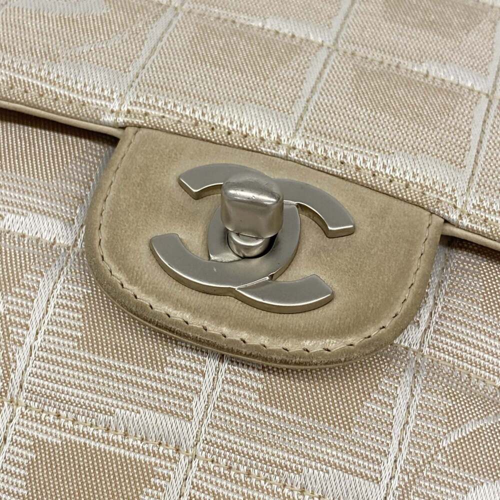 CHANEL Cream Shoulder Bag - Picture 10 of 12